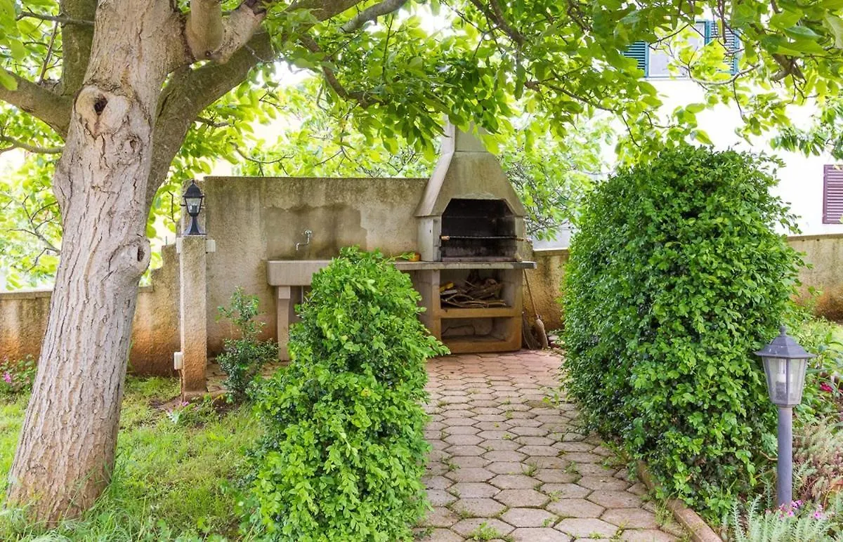 Apartment Percan Krnica 0*,  Croatie